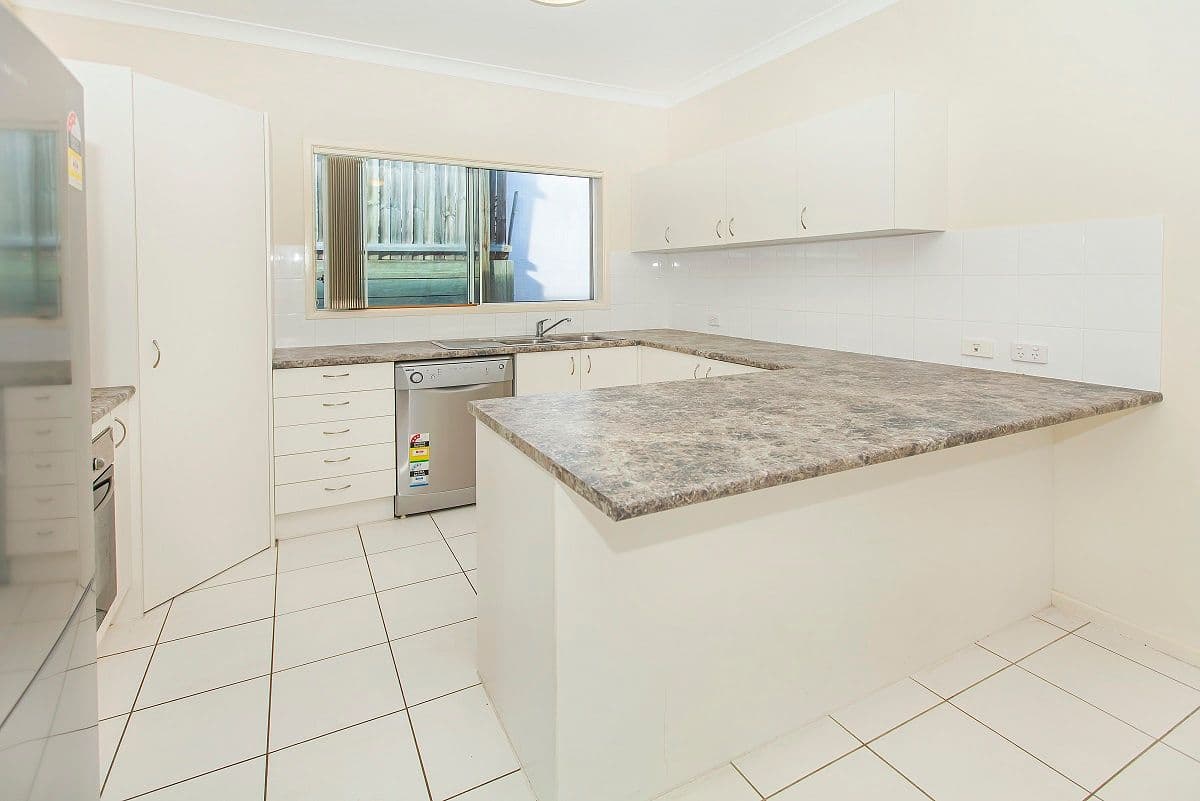 287 Lakeside Avenue, SPRINGFIELD LAKES QLD 4300, Springfield Lakes - Thumbnail 4