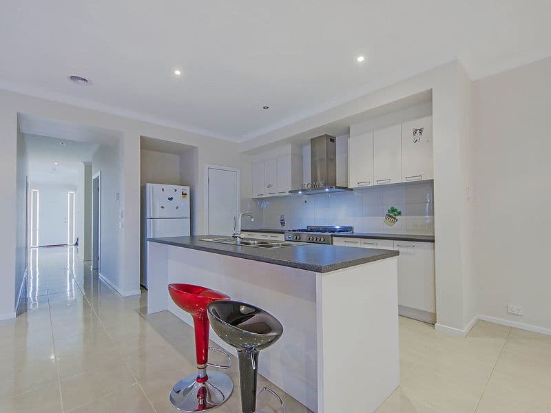 77 Beachview Parade, Sanctuary Lakes VIC 3030, Sanctuary Lakes - Thumbnail 5