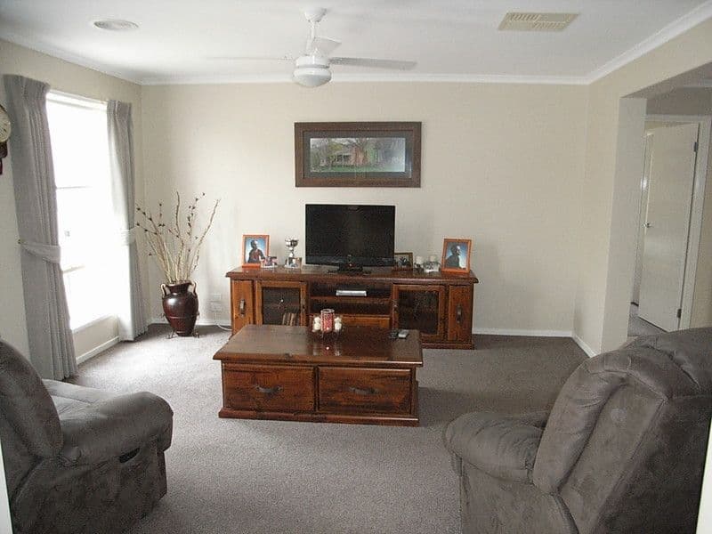 5 Parkes Court, ECHUCA VIC 3564, Echuca - Thumbnail 4