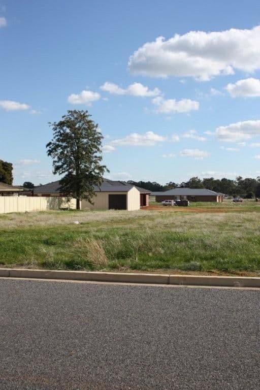 135 Wanstead Street, COROWA NSW 2646, Corowa - Thumbnail 2