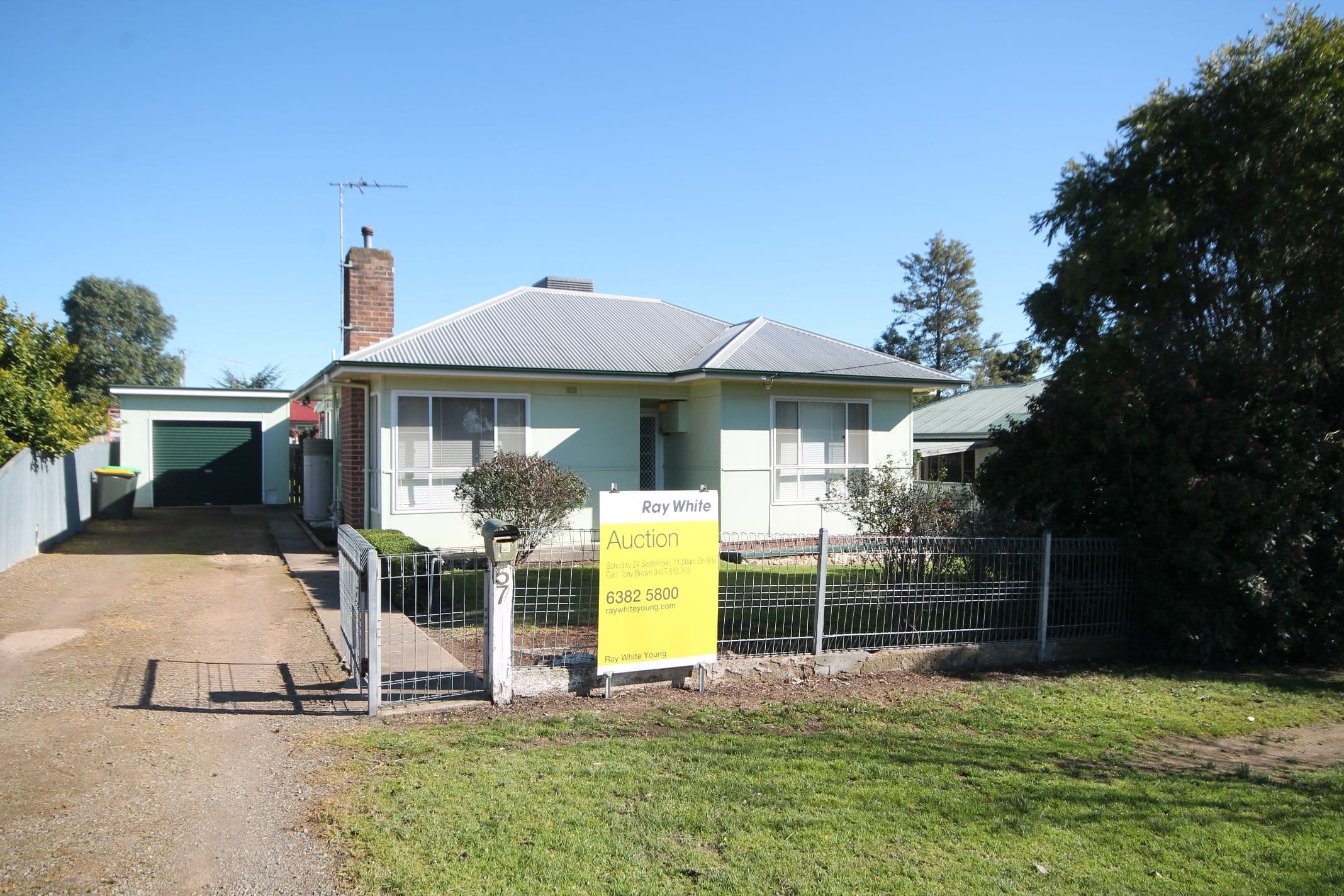 57 Thornhill Street, Young - Image 1