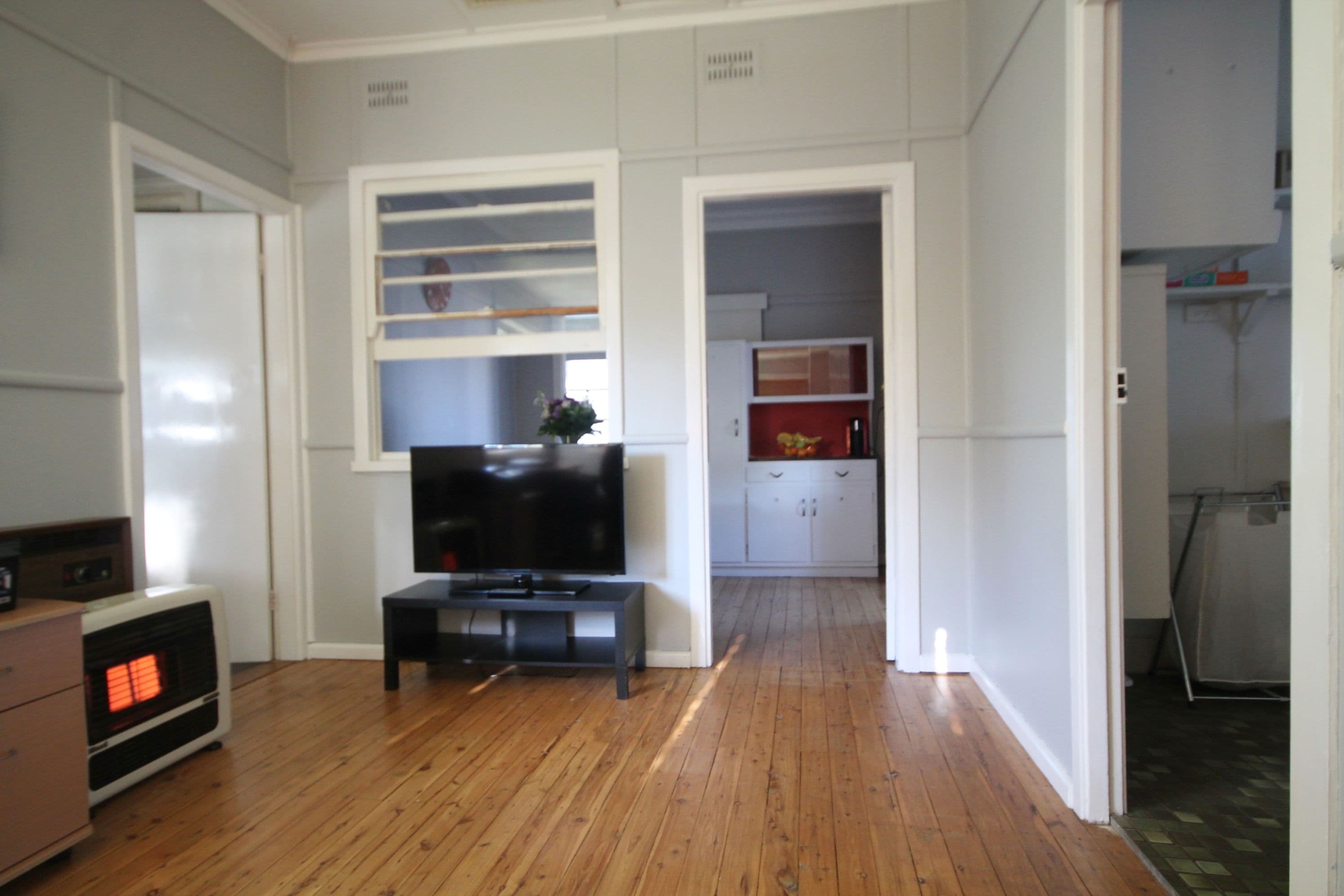 57 Thornhill Street, Young - Thumbnail 2