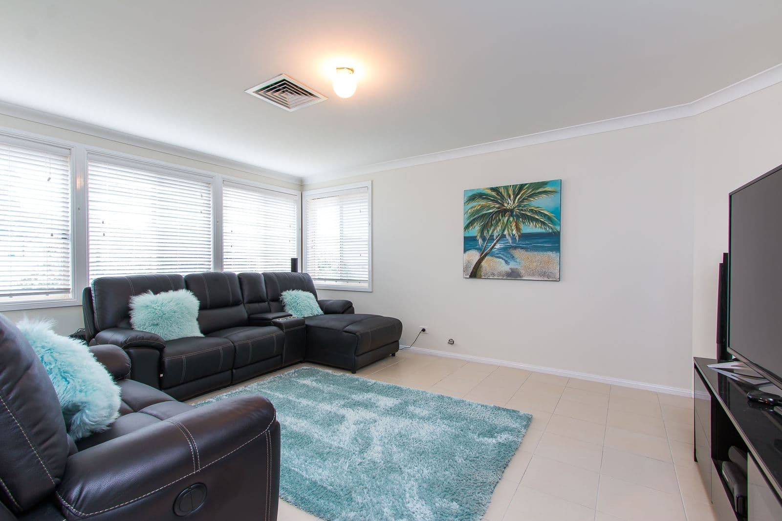 14 Bracken Close, Cameron Park - Thumbnail 2