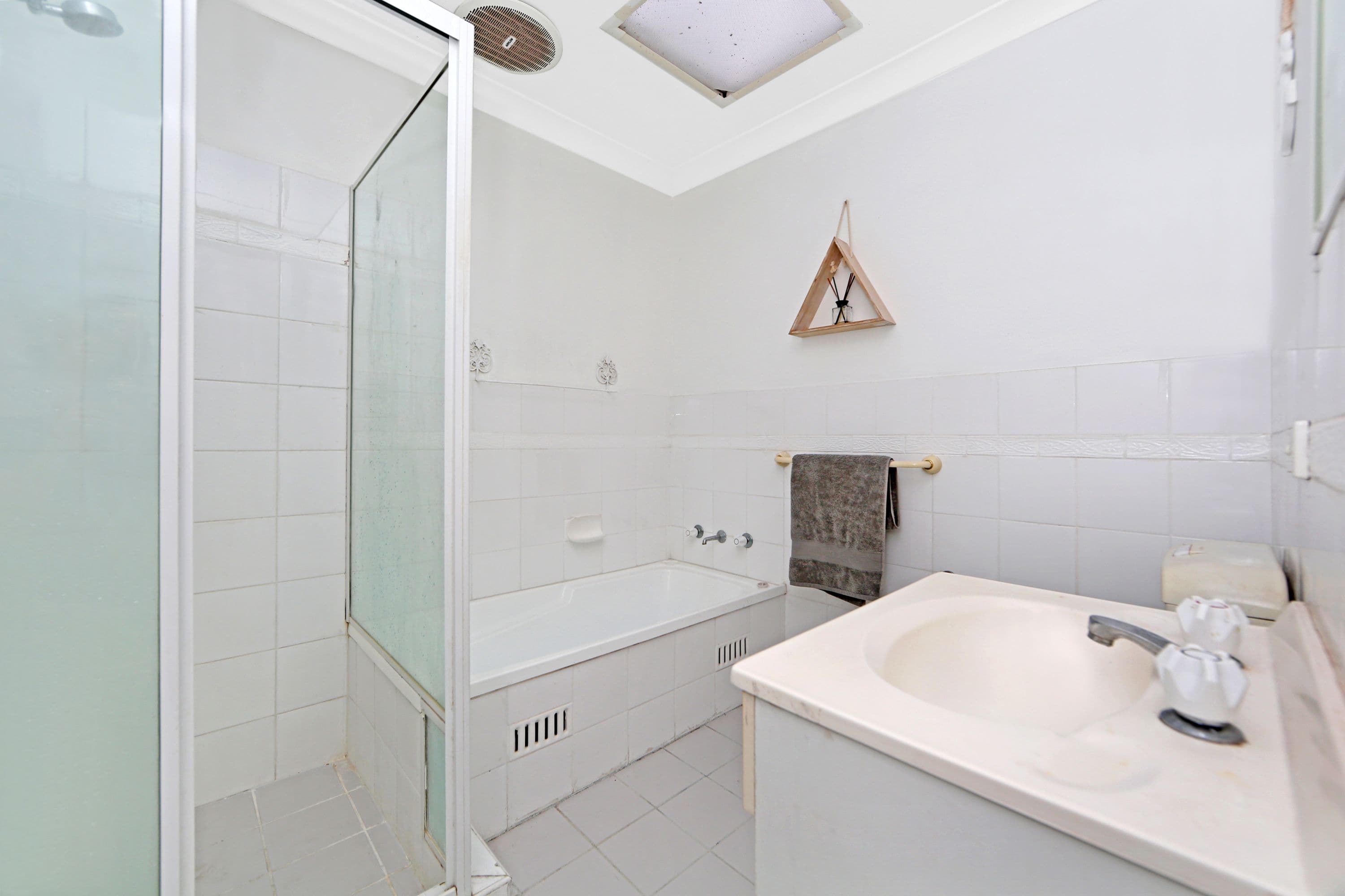 240 Cresthaven Avenue, Bateau Bay - Thumbnail 7