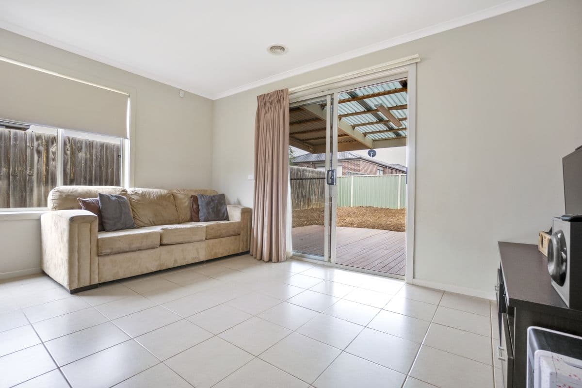 63 Lady Penrhyn Drive, Wyndham Vale VIC 3024, Wyndham Vale - Thumbnail 5
