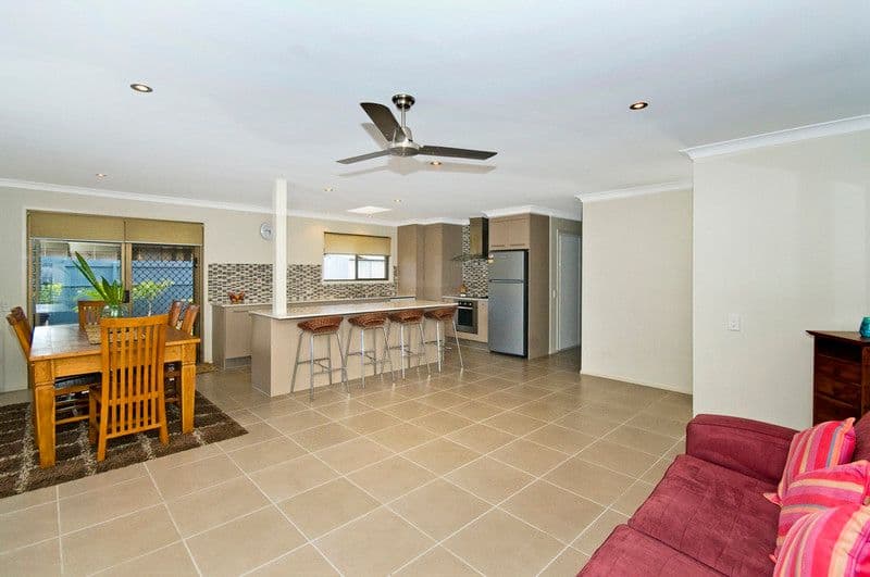 14 Walnut Street, ELANORA QLD 4221, Elanora - Thumbnail 6