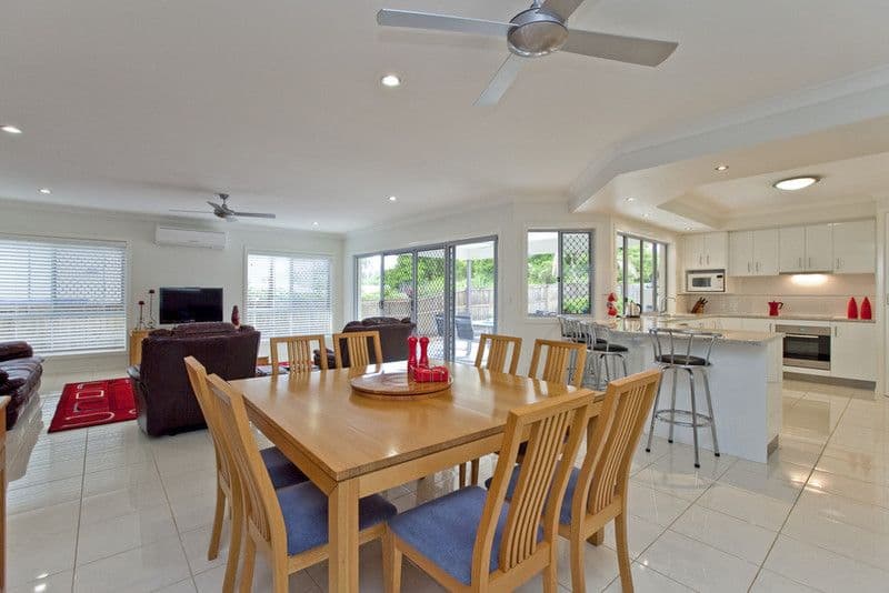 6 Oak Street, ORMISTON QLD 4160, Ormiston - Thumbnail 3