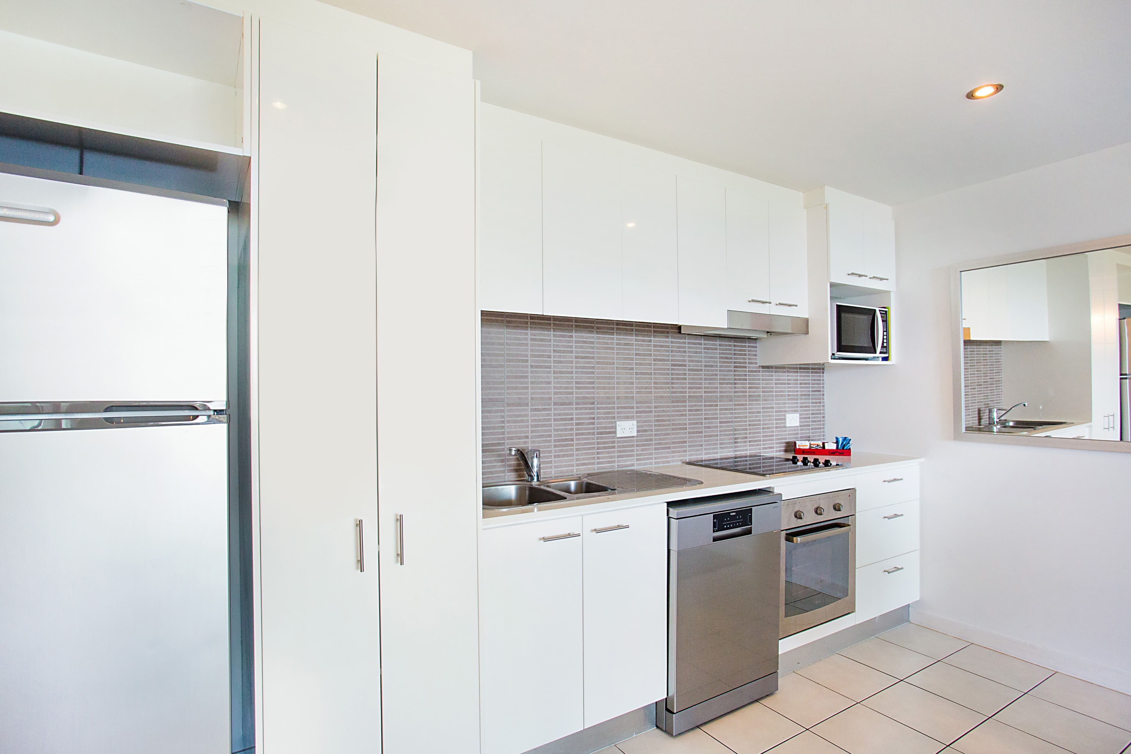 2810 'Freshwater Point' 33 T.E.Peters Drive, Broadbeach Waters QLD 4218, Broadbeach Waters - Thumbnail 4