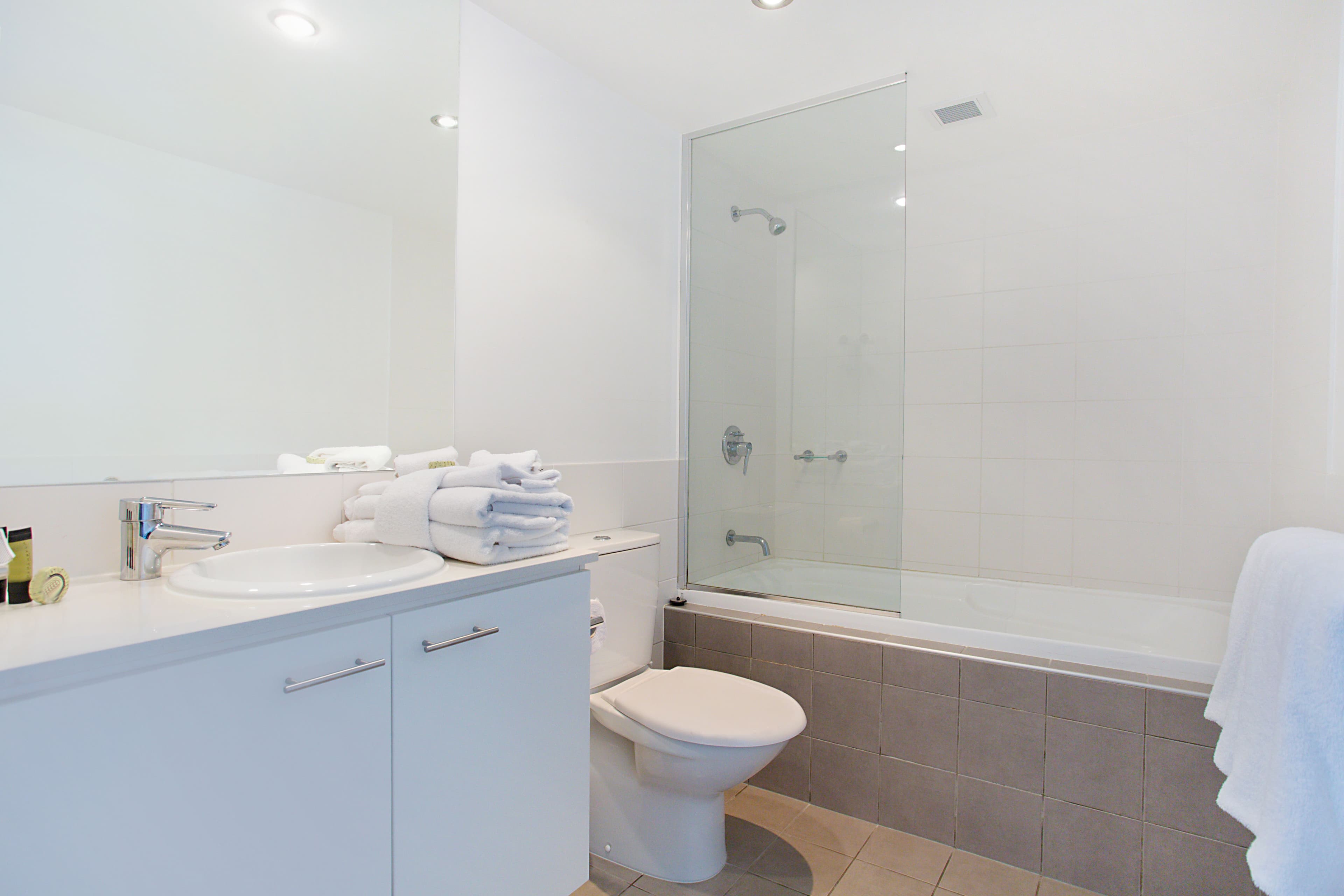 2810 'Freshwater Point' 33 T.E.Peters Drive, Broadbeach Waters QLD 4218, Broadbeach Waters - Thumbnail 6