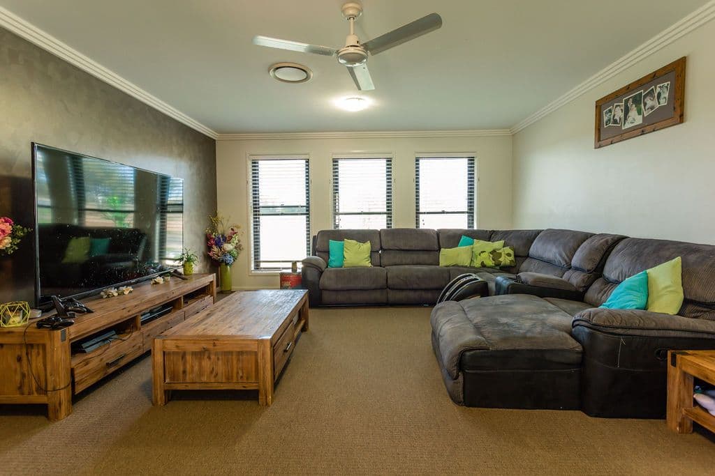 21 Brokenwood Street, Emerald QLD 4720, Emerald - Thumbnail 5