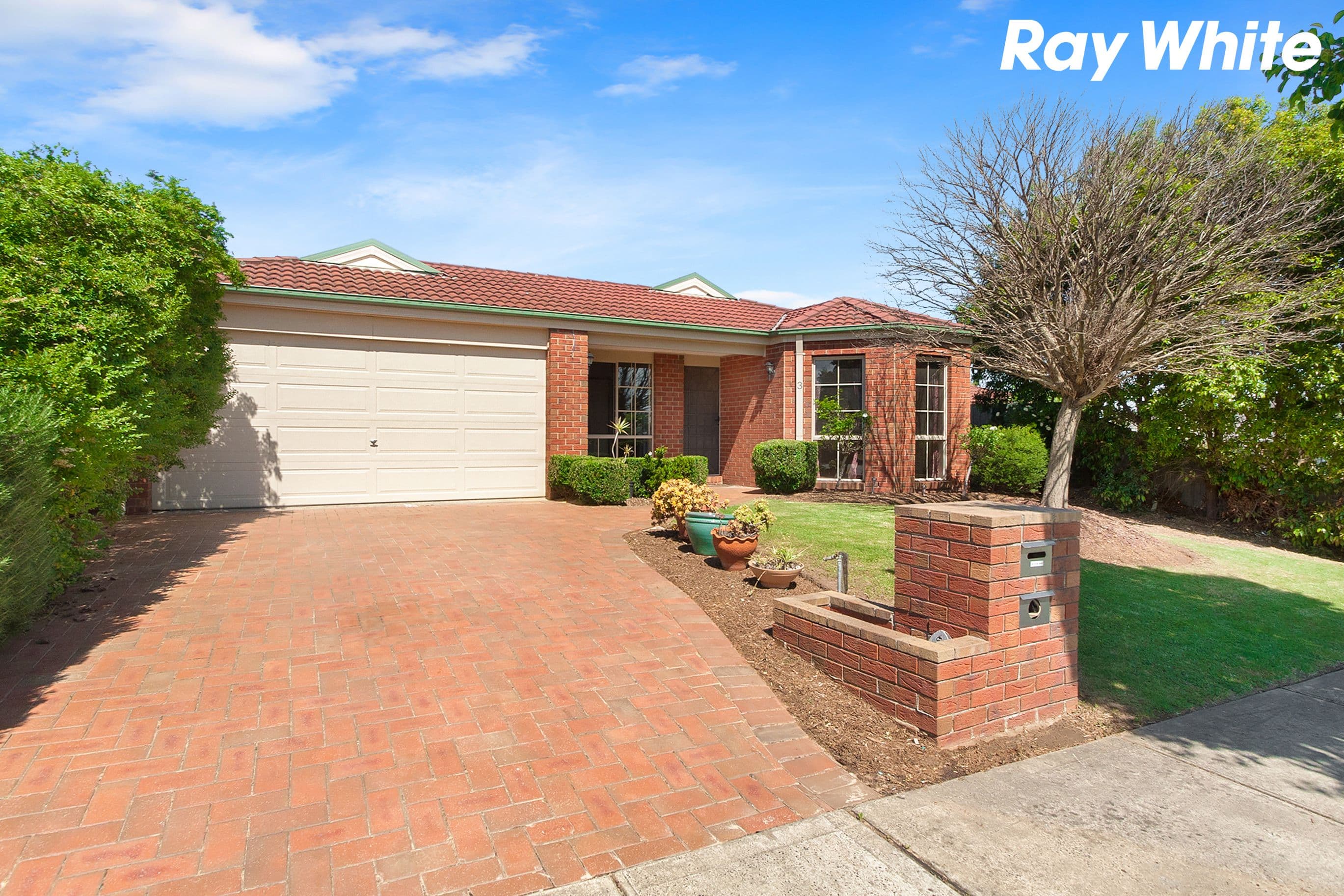 3 Cobram Court, Pakenham VIC 3810, Pakenham - Thumbnail 2