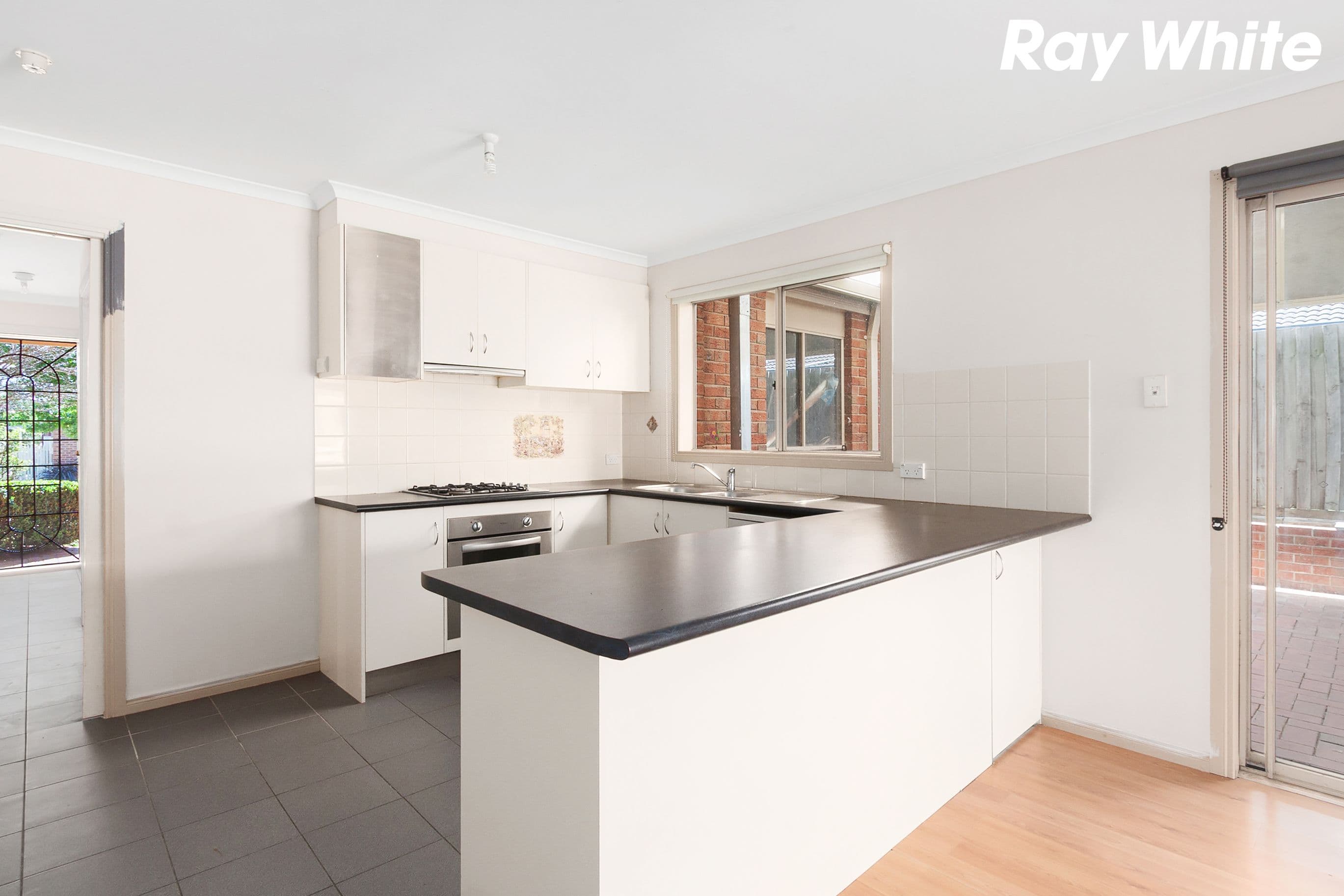 3 Cobram Court, Pakenham VIC 3810, Pakenham - Thumbnail 4
