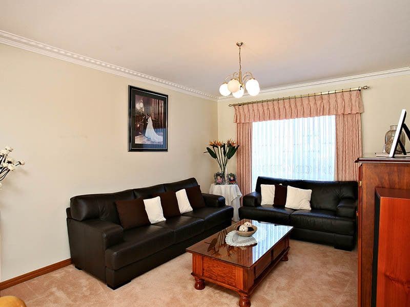 18 Jacinta Way, ST ALBANS VIC 3021, St Albans - Thumbnail 2
