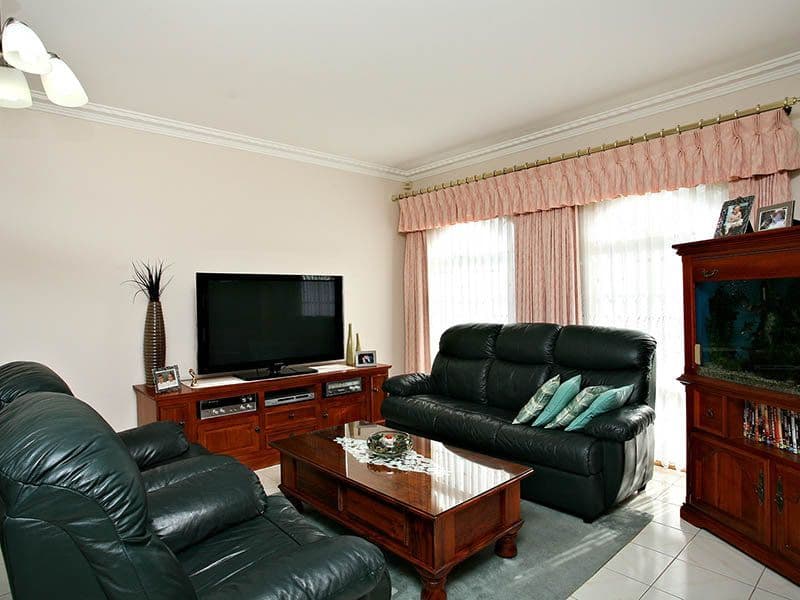 18 Jacinta Way, ST ALBANS VIC 3021, St Albans - Thumbnail 3