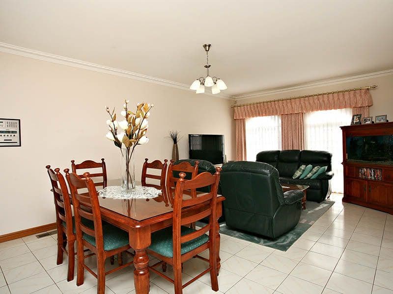 18 Jacinta Way, ST ALBANS VIC 3021, St Albans - Thumbnail 4