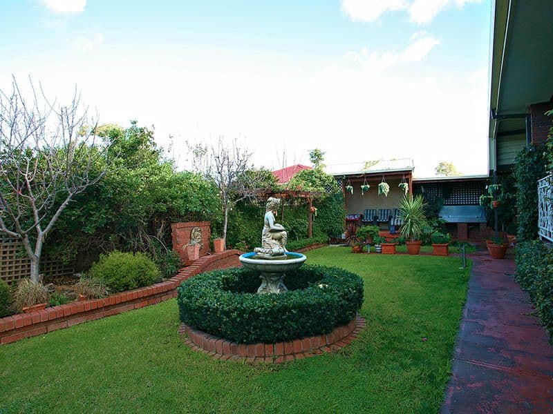 18 Jacinta Way, ST ALBANS VIC 3021, St Albans - Thumbnail 8