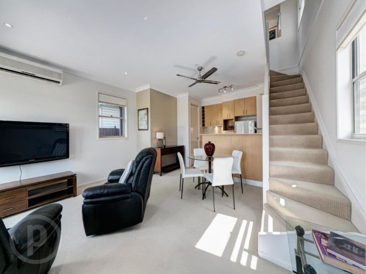 1 / 37 Hood Street, SHERWOOD QLD 4075, Qld - Thumbnail 3