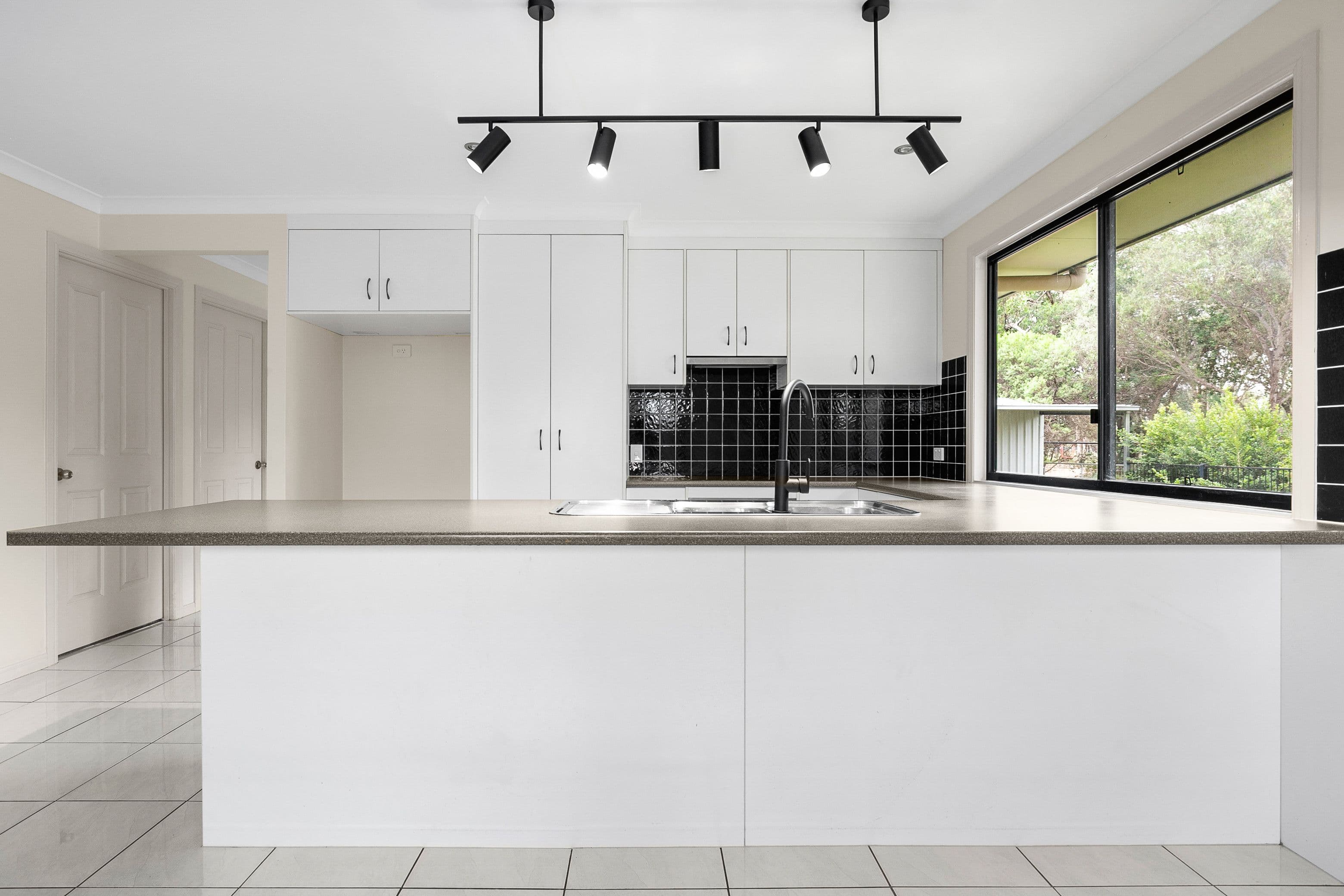24A Cook Close, Emerald QLD 4720, Emerald - Thumbnail 5