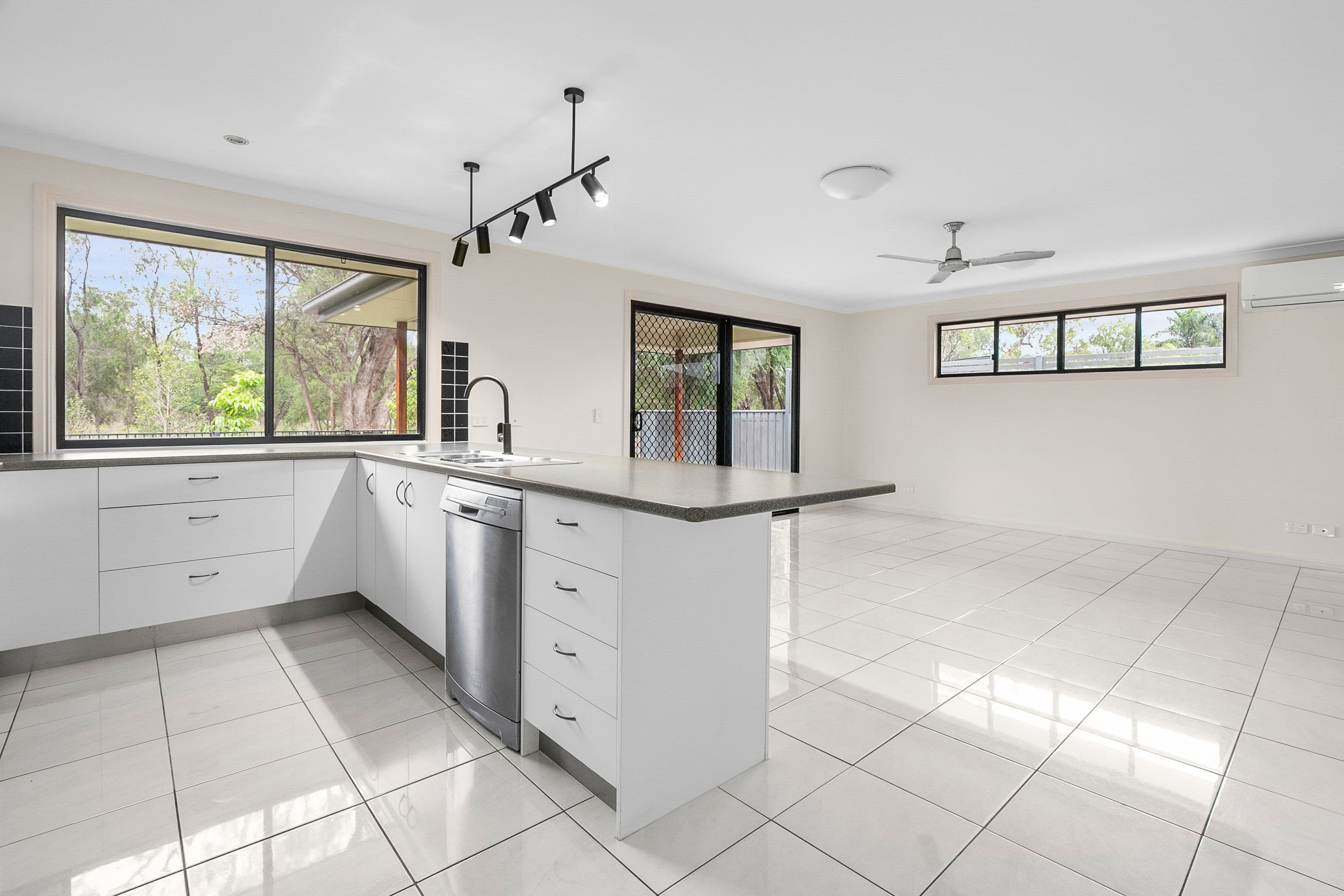 24A Cook Close, Emerald QLD 4720, Emerald - Thumbnail 7