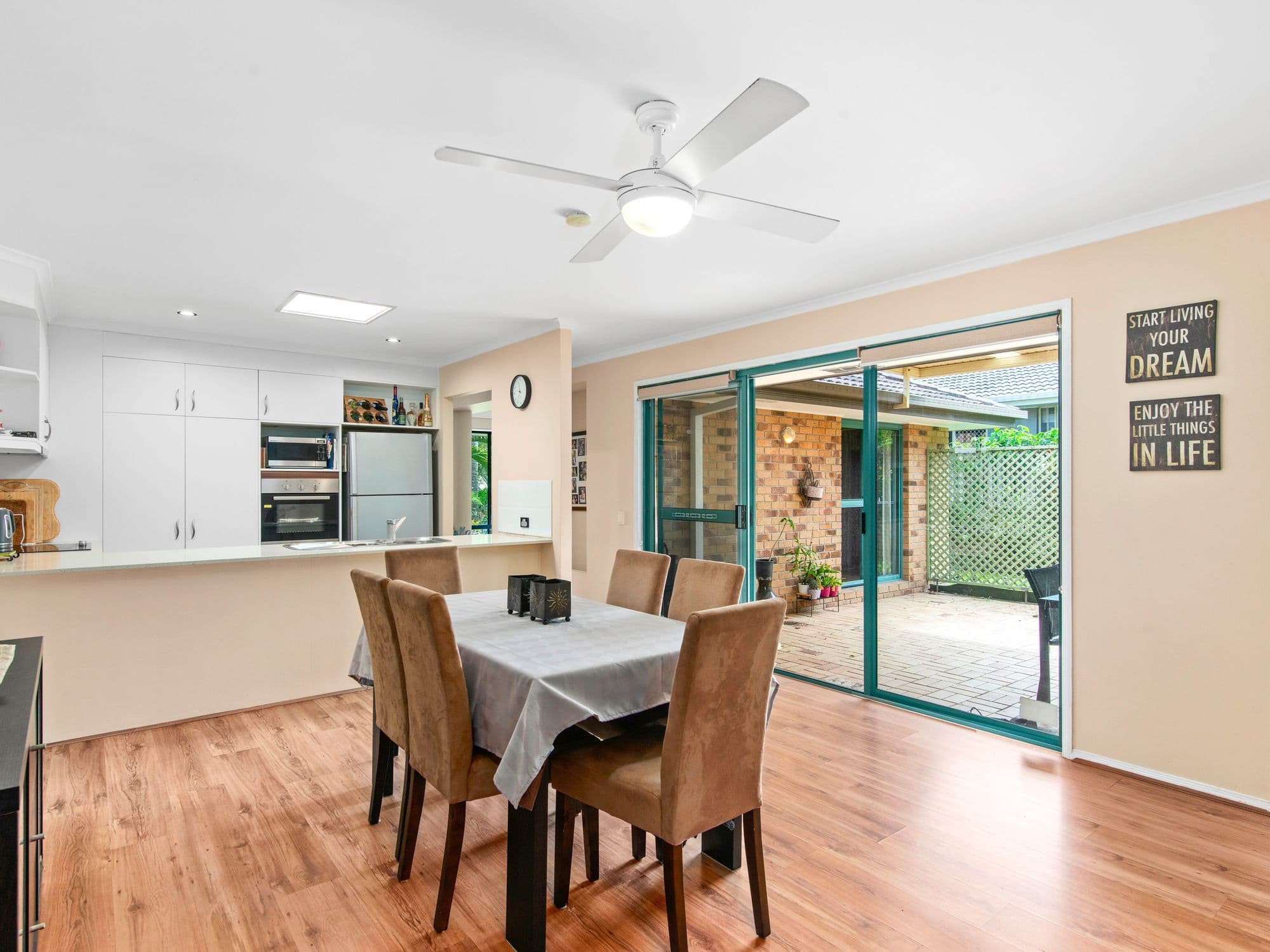 49 Saffron Street, Elanora QLD 4221, Elanora - Thumbnail 4