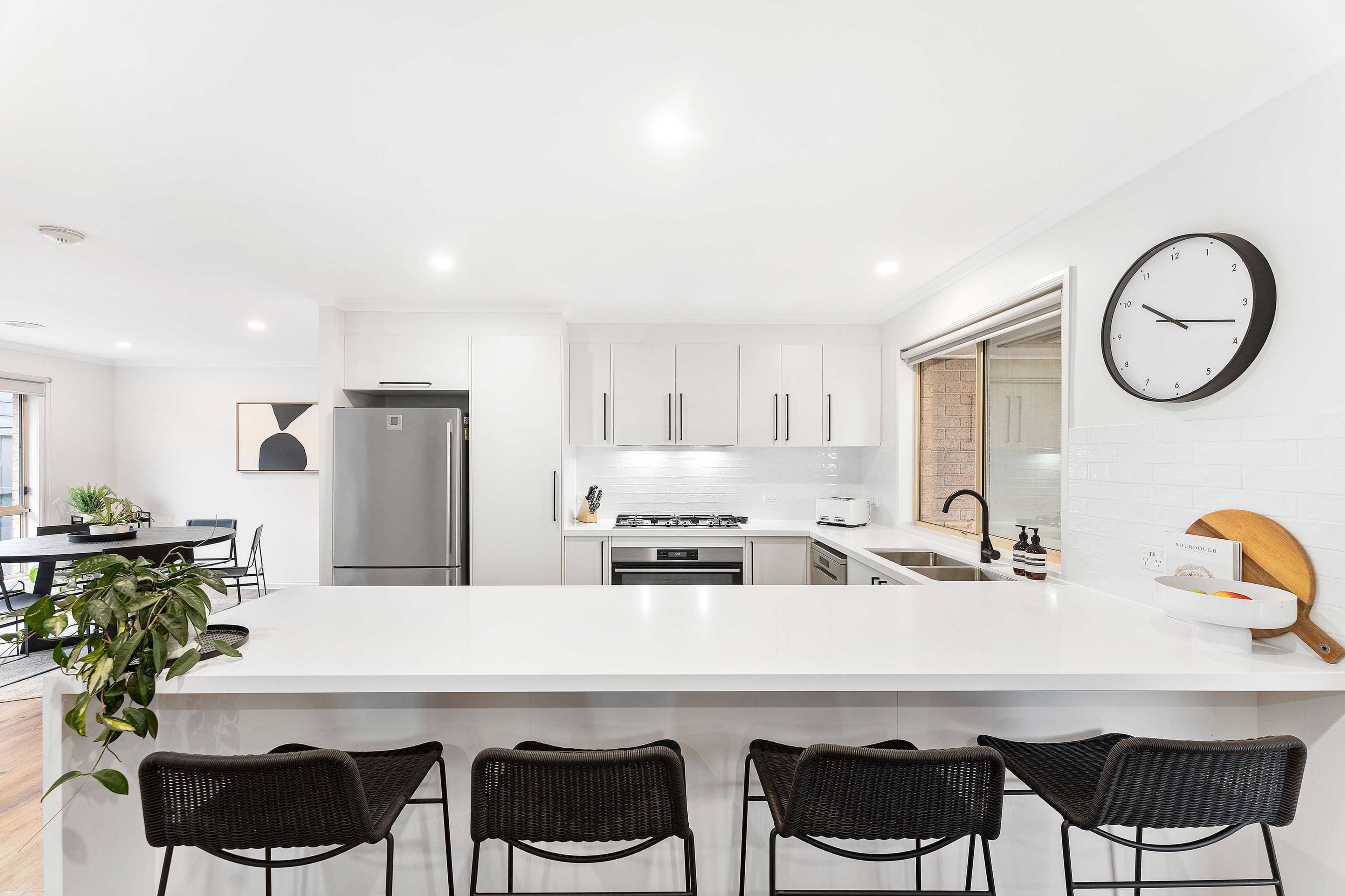 27 Cover Drive, Sunbury VIC 3429, Sunbury - Thumbnail 4
