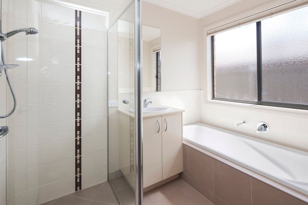 24 Greenhalghs Road, Delacombe VIC 3356, Delacombe - Thumbnail 4