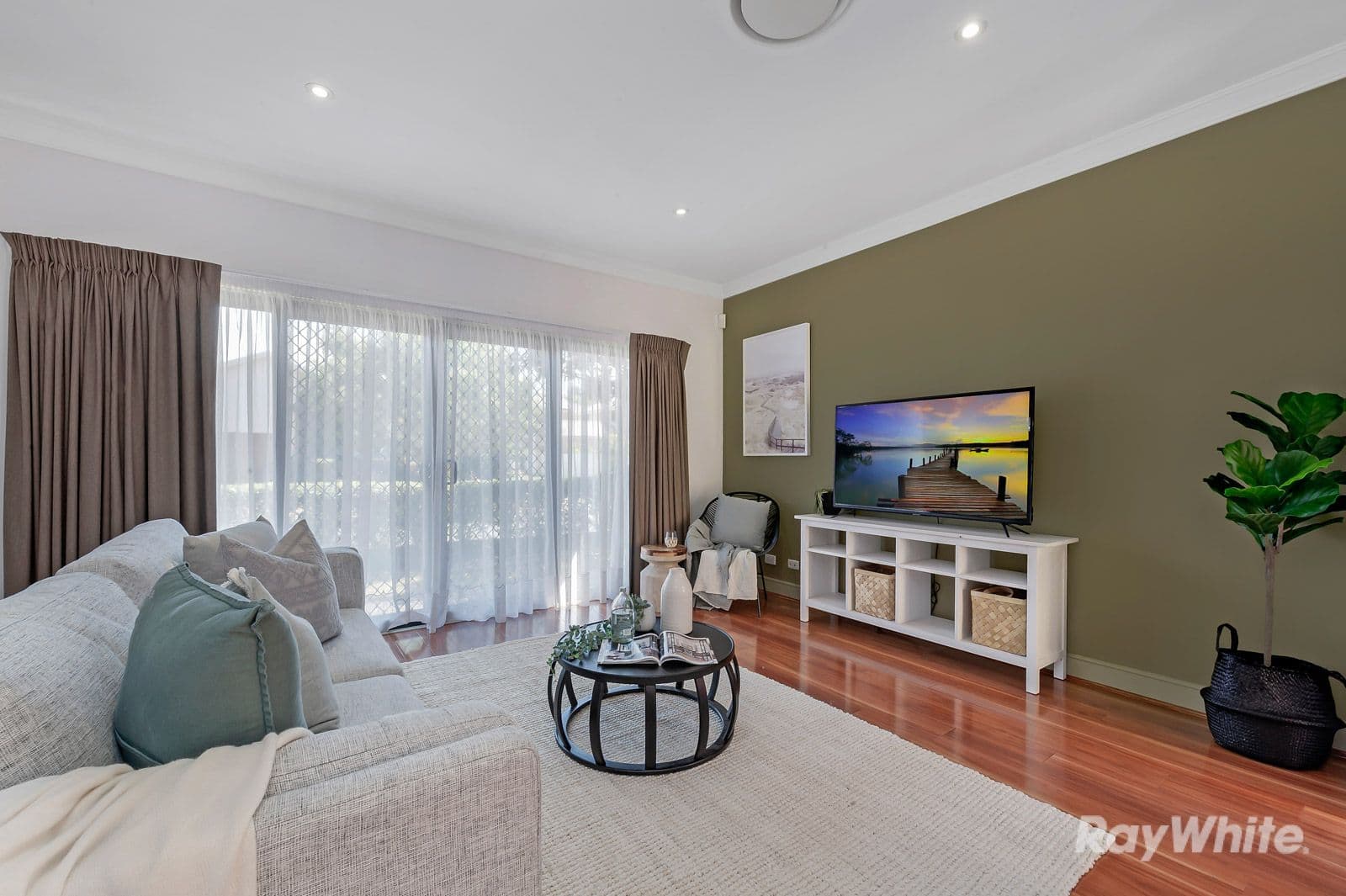 8 Malton Street, Stanhope Gardens - Thumbnail 2