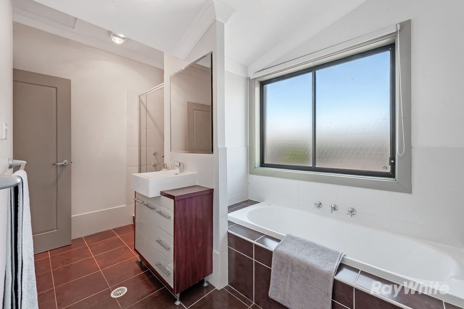 8 Malton Street, Stanhope Gardens - Thumbnail 7