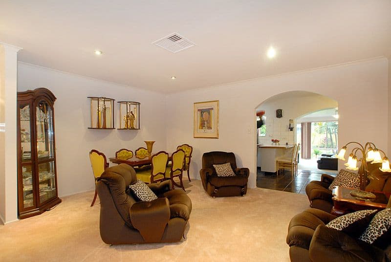 6 Kelvin Drive, FERNTREE GULLY VIC 3156, Ferntree Gully - Thumbnail 2