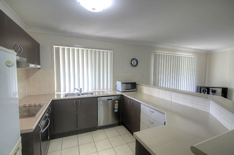 34 Angela Place, YAMANTO QLD 4305, Yamanto - Thumbnail 3