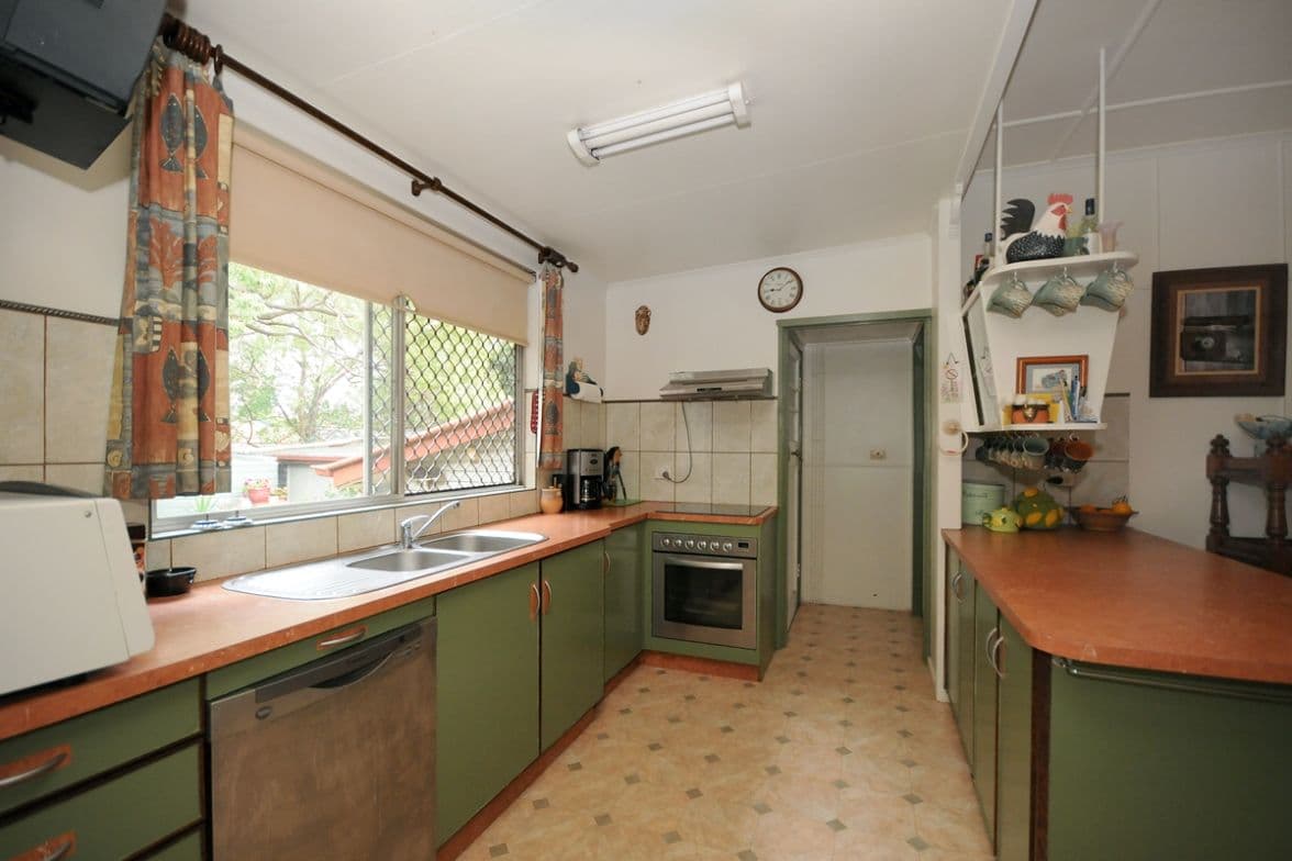 13 West Street, NEWTOWN QLD 4350, Newtown - Thumbnail 4