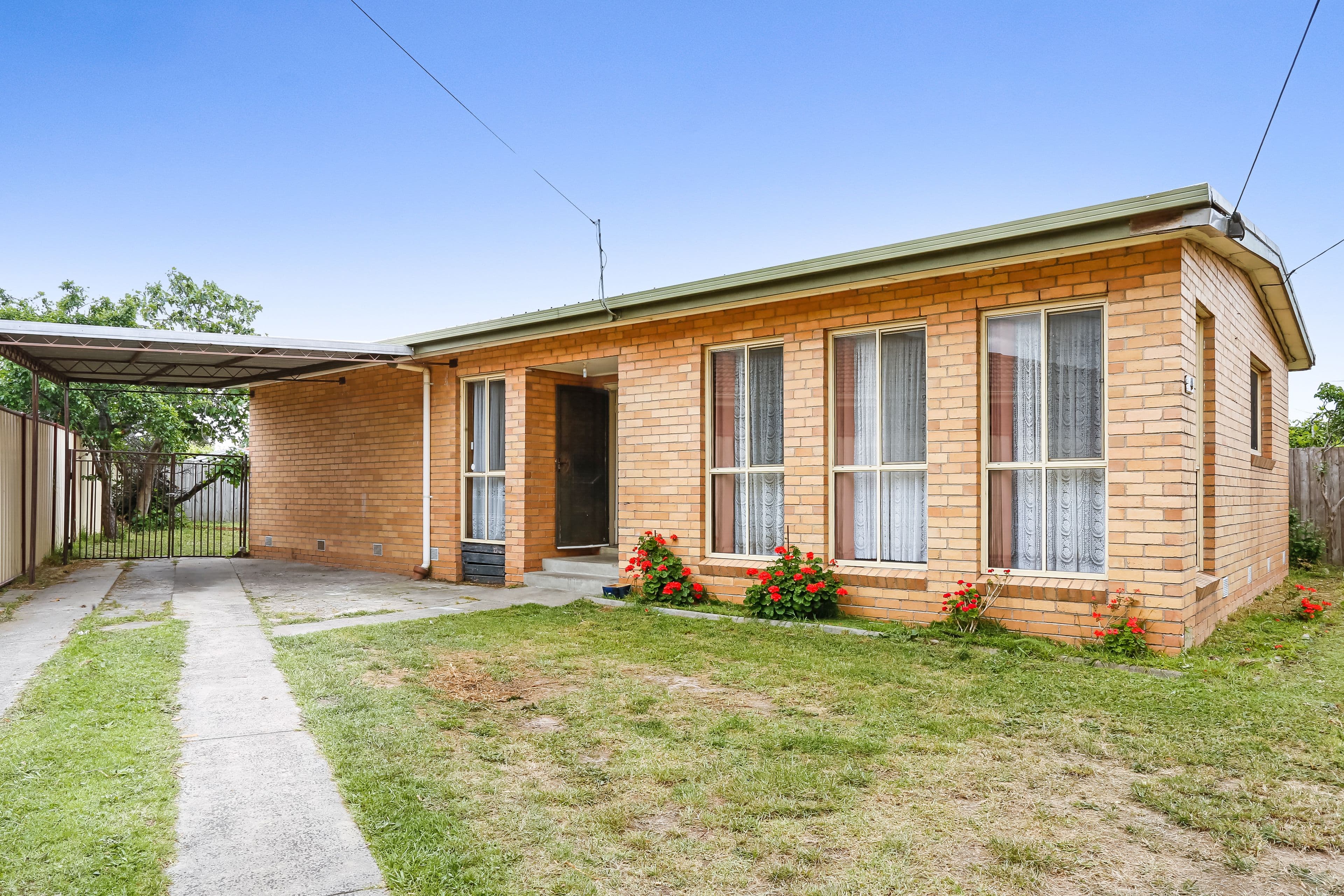 4 Mortlake Avenue, Dallas VIC 3047, Dallas - Image 1