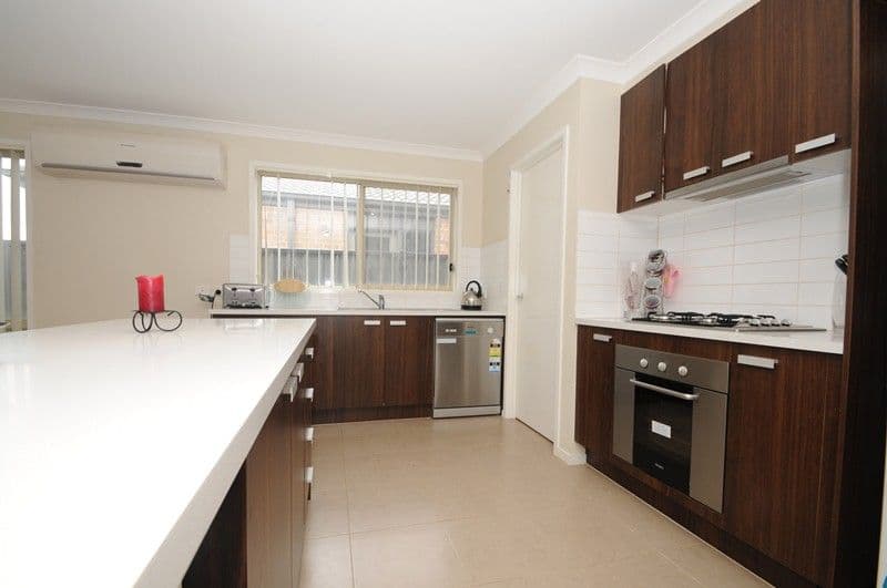 26 Kingbird Avenue, TARNEIT VIC 3029, Tarneit - Thumbnail 2