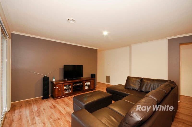 37 Central Parkway, CRANBOURNE WEST VIC 3977, Cranbourne West - Thumbnail 5