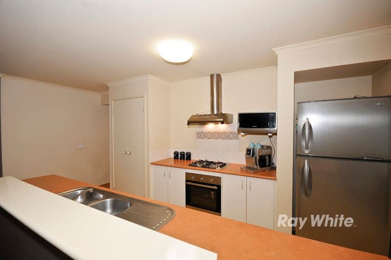 37 Central Parkway, CRANBOURNE WEST VIC 3977, Cranbourne West - Thumbnail 6