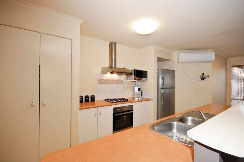37 Central Parkway, CRANBOURNE WEST VIC 3977, Cranbourne West - Thumbnail 7