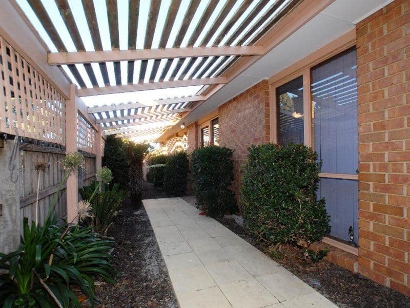 4 Bamboo Court, CRANBOURNE VIC 3977, Cranbourne North - Thumbnail 8