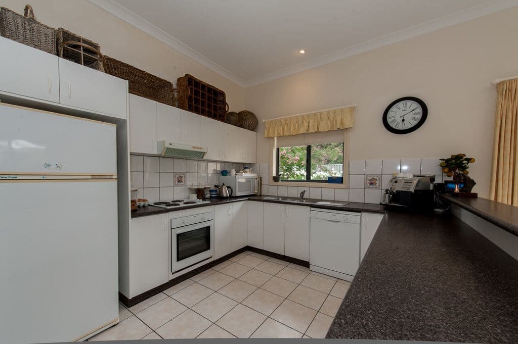 94 96 High Street, Rutherglen VIC 3685, Rutherglen - Thumbnail 6