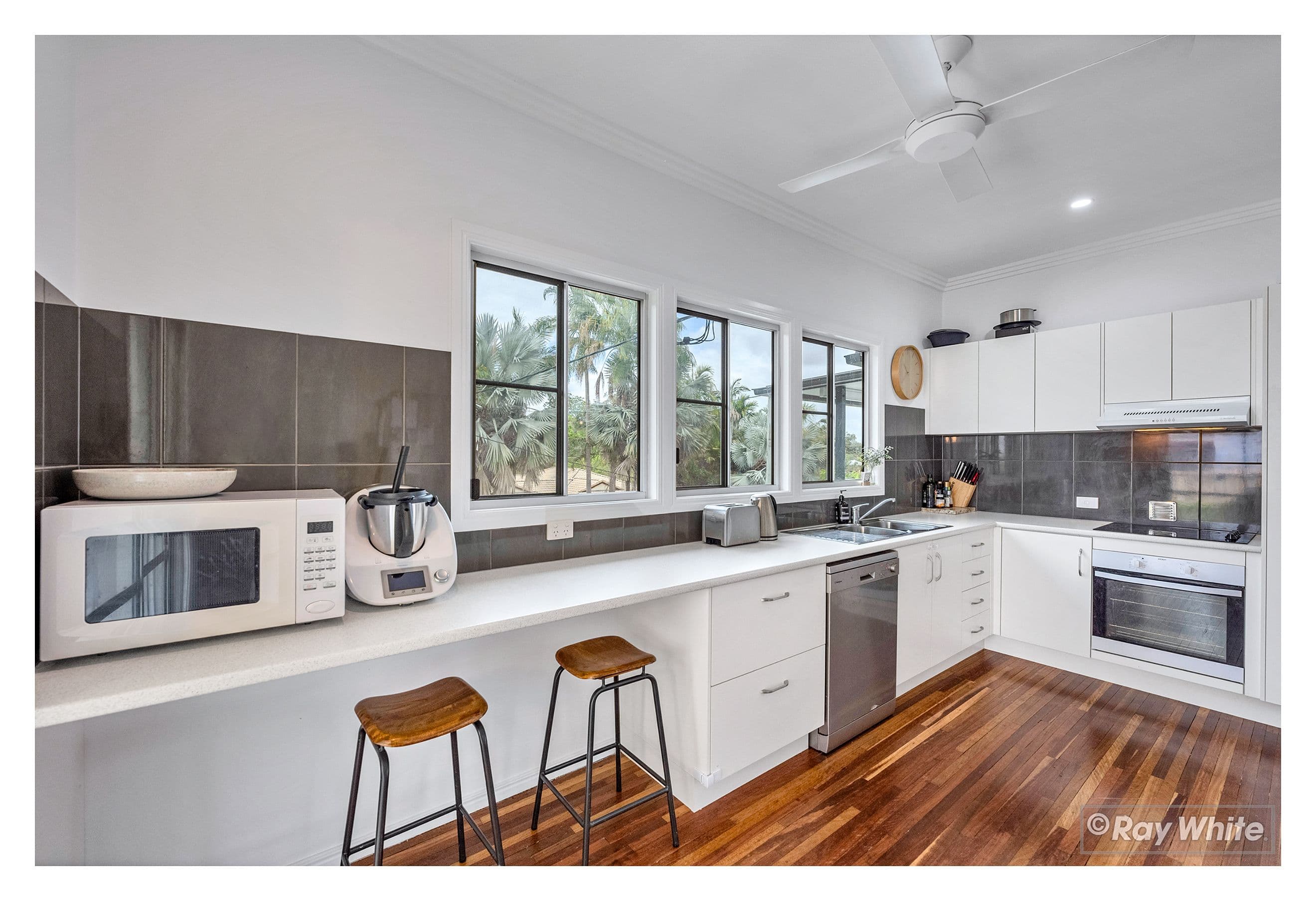 10 Beaconsfield Terrace, The Range QLD 4700, The Range - Thumbnail 2
