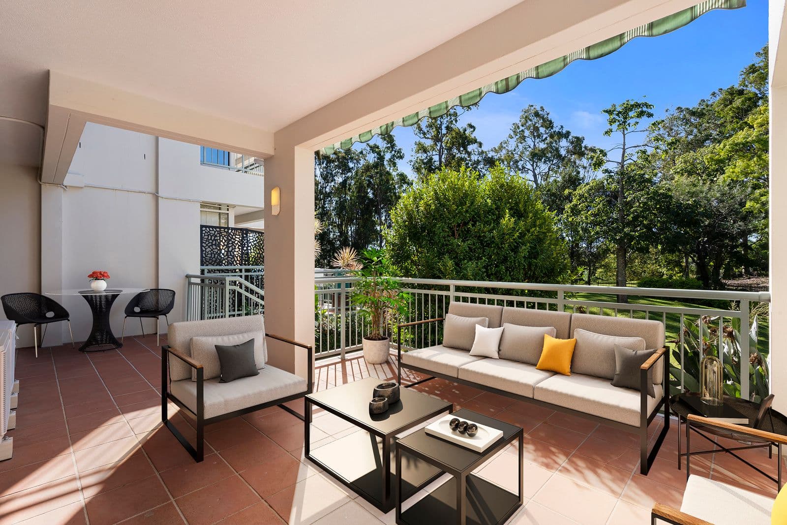 76 Chichester Drive, Arundel QLD 4214, Arundel - Thumbnail 2