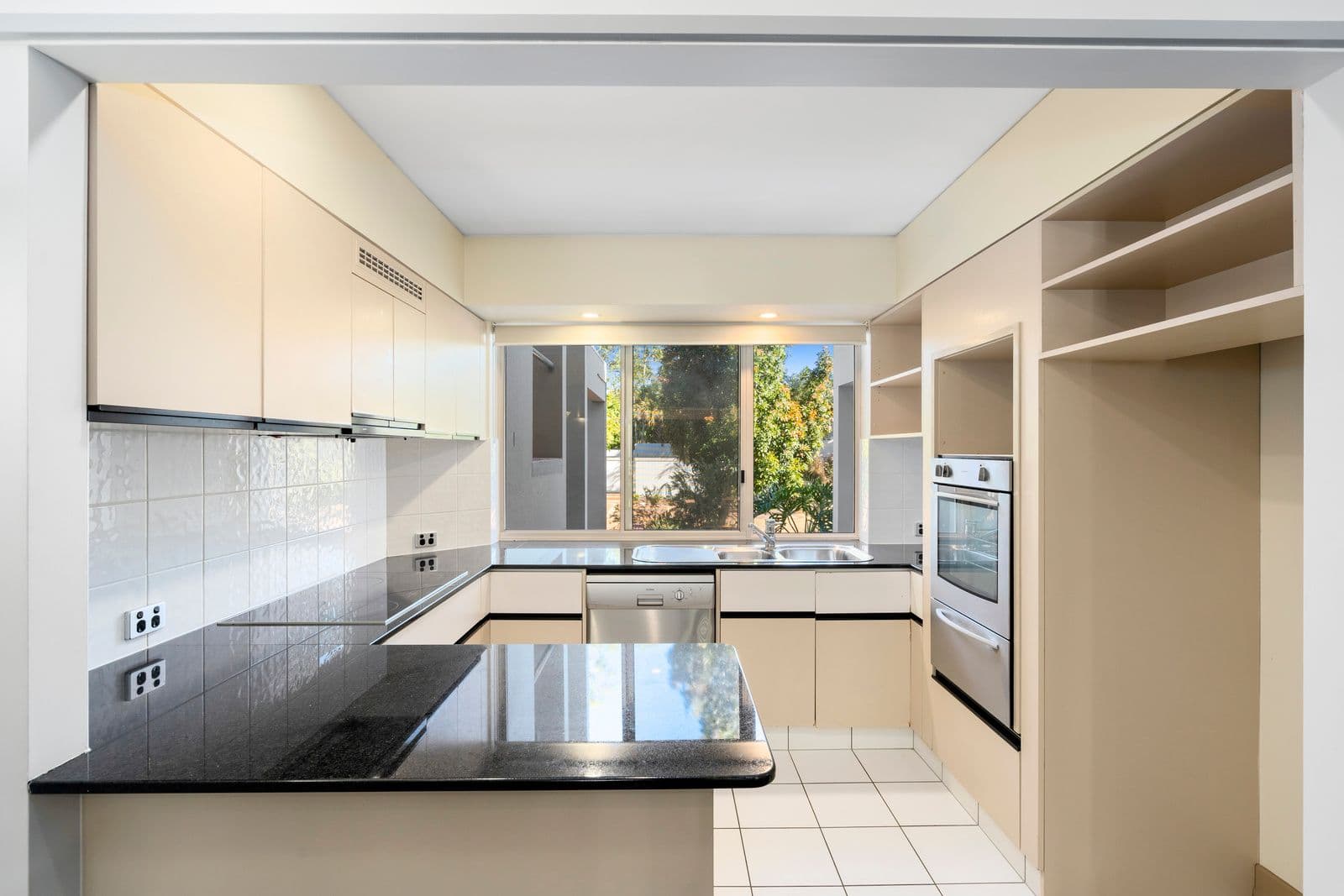 76 Chichester Drive, Arundel QLD 4214, Arundel - Thumbnail 6