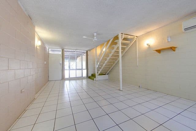 4 Cambridge Street, CURRAJONG QLD 4812, Currajong - Thumbnail 3