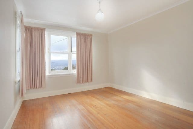 2 Broadview Crescent, TREVALLYN TAS 7250, Trevallyn - Thumbnail 8