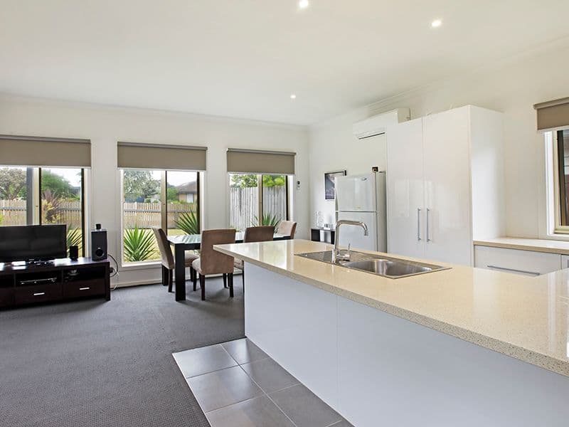 25 Nagle Drive, BELMONT VIC 3216, Belmont - Thumbnail 4