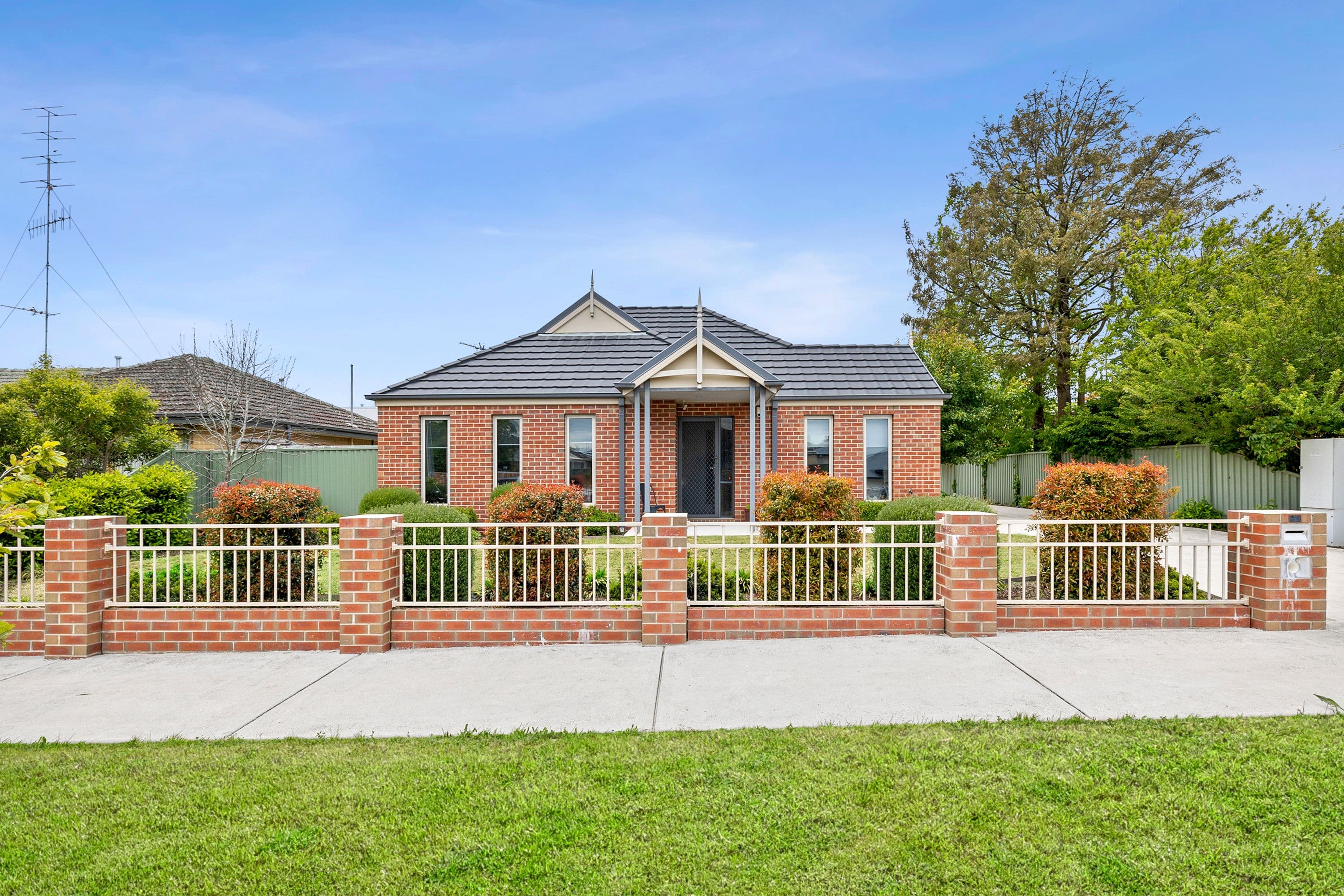 22 Park Street, Wendouree VIC 3355, Wendouree - Thumbnail 2