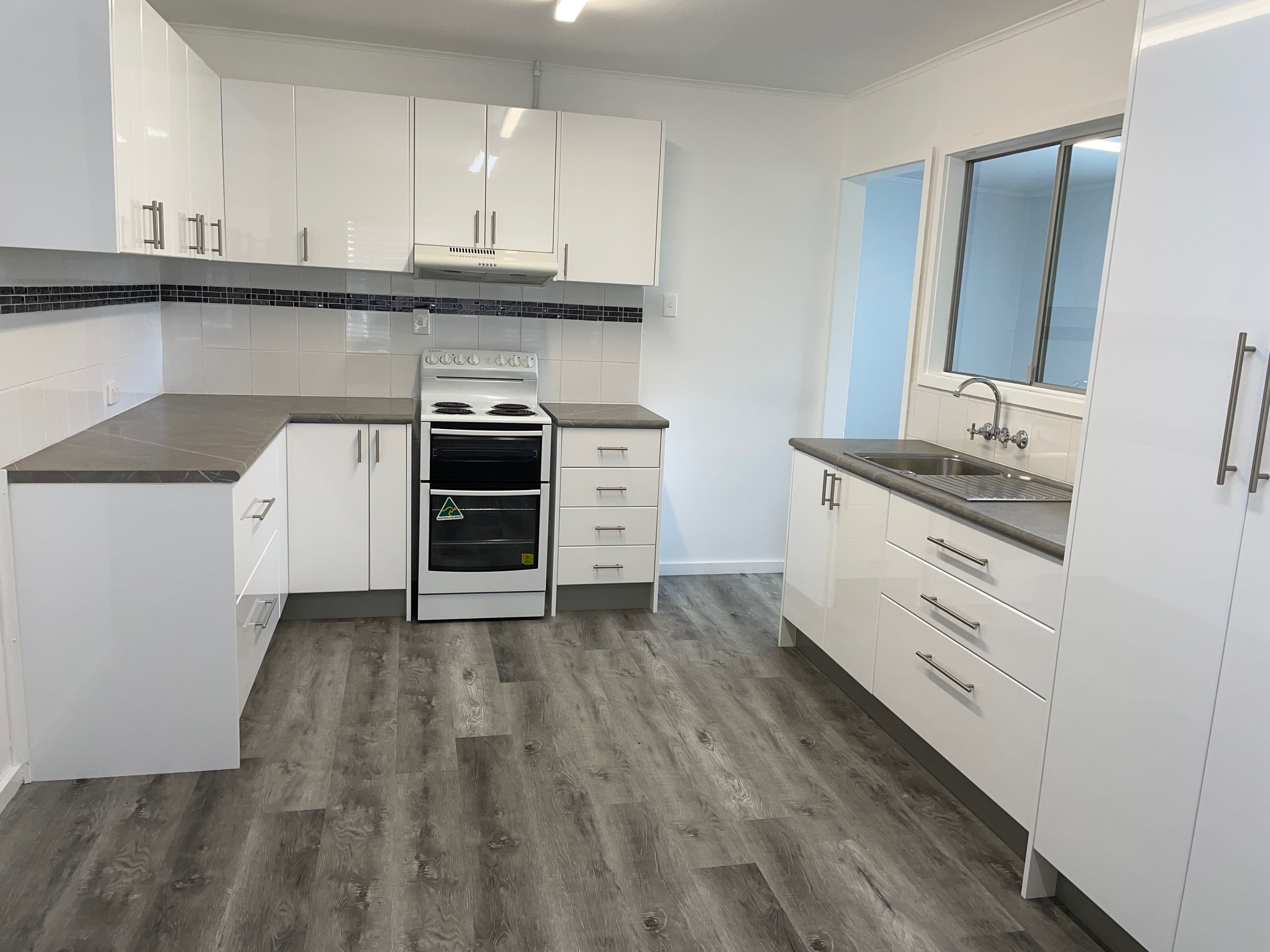 11 Clark Street, Clinton QLD 4680, Clinton - Thumbnail 3