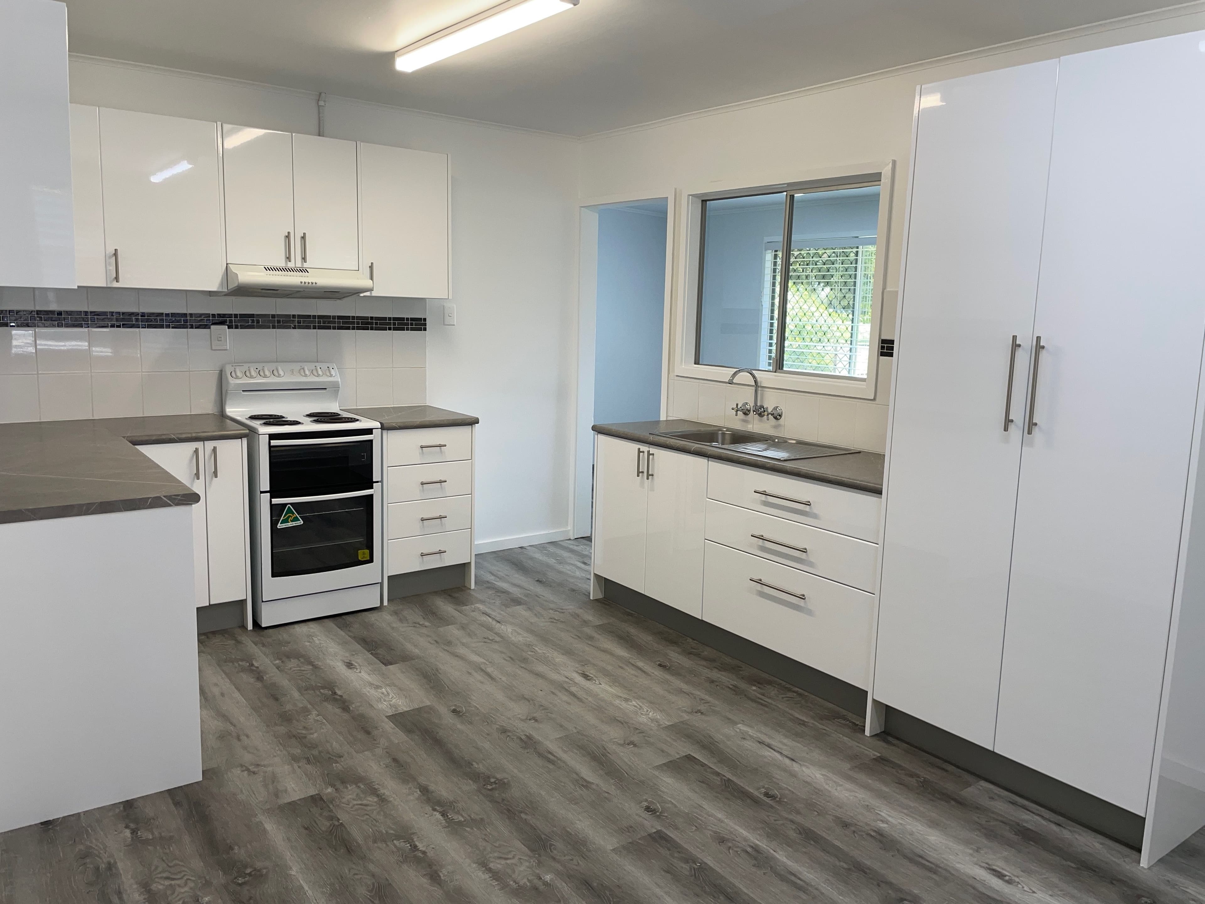 11 Clark Street, Clinton QLD 4680, Clinton - Thumbnail 4