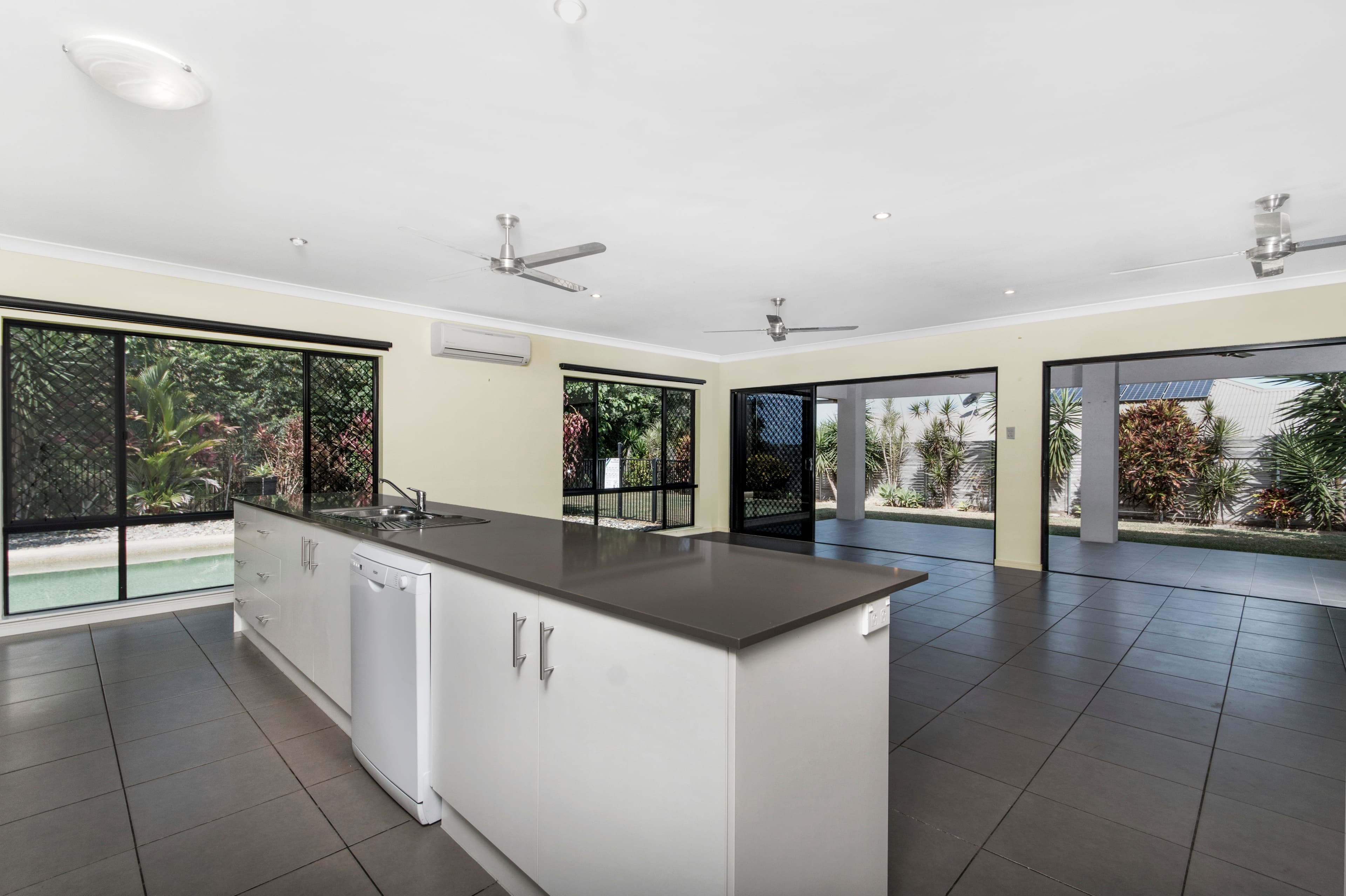 16 Retreat Close, Palm Cove QLD 4879, Palm Cove - Thumbnail 4