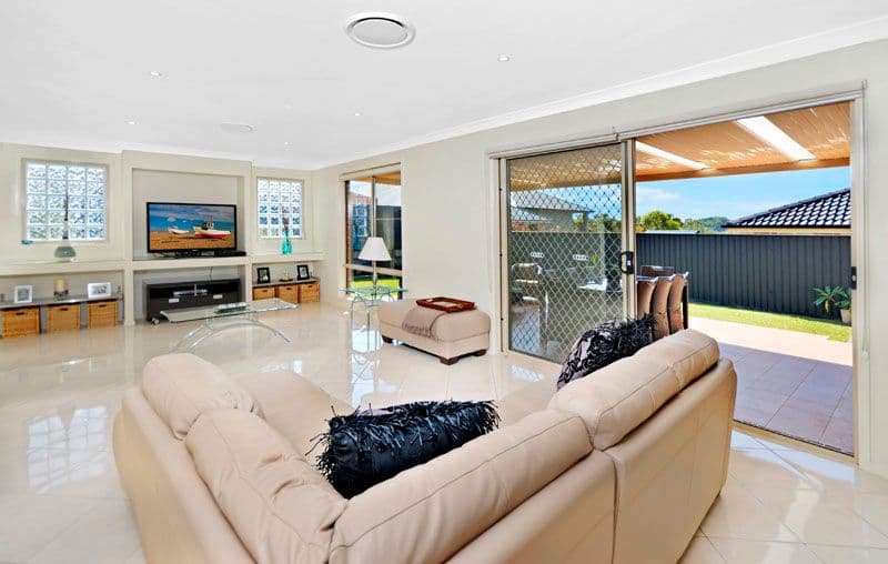 15 Timbrey Circuit, BARDEN RIDGE NSW 2234, Barden Ridge - Thumbnail 2