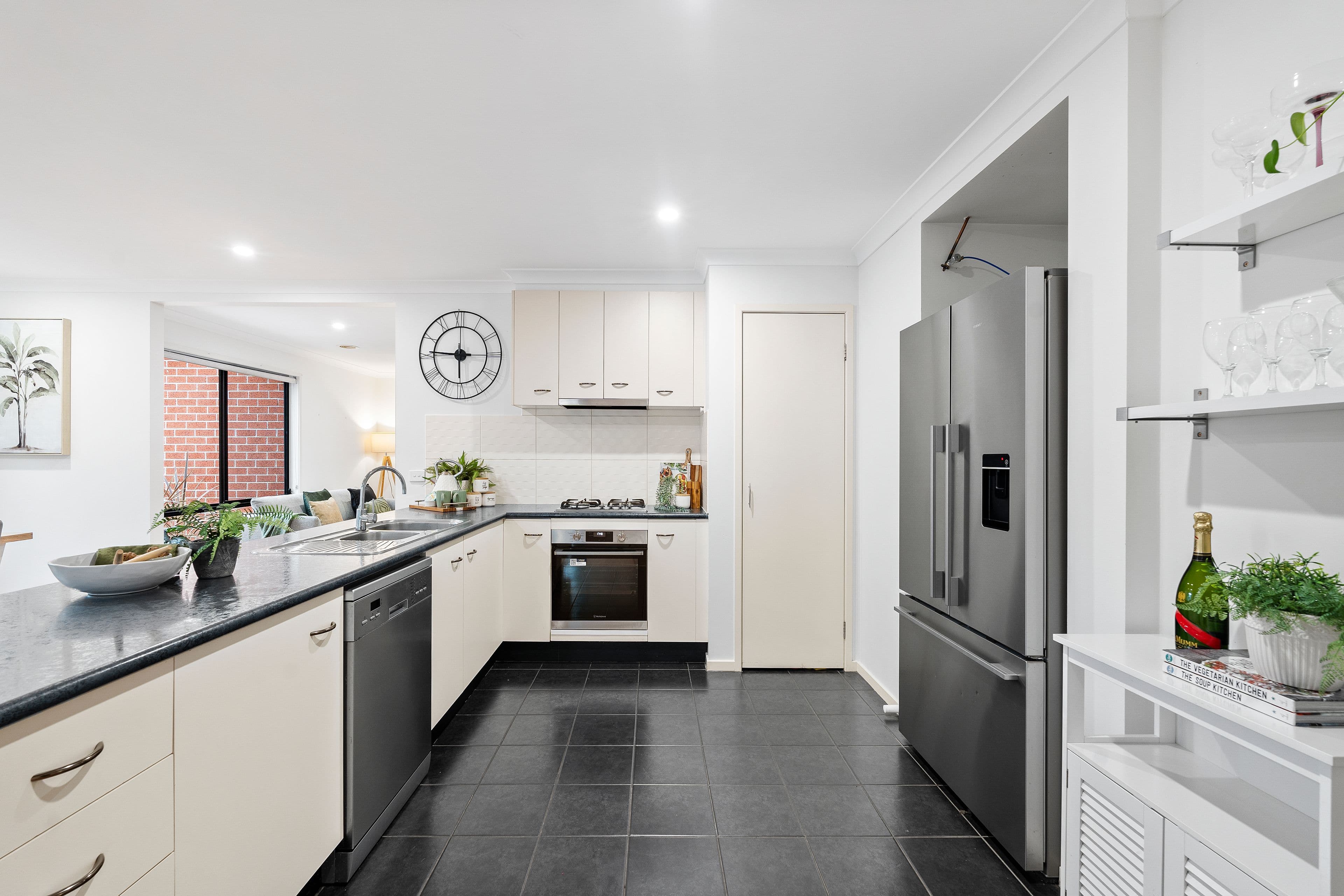 9A Lade Avenue, Kilsyth VIC 3137, Kilsyth - Thumbnail 5